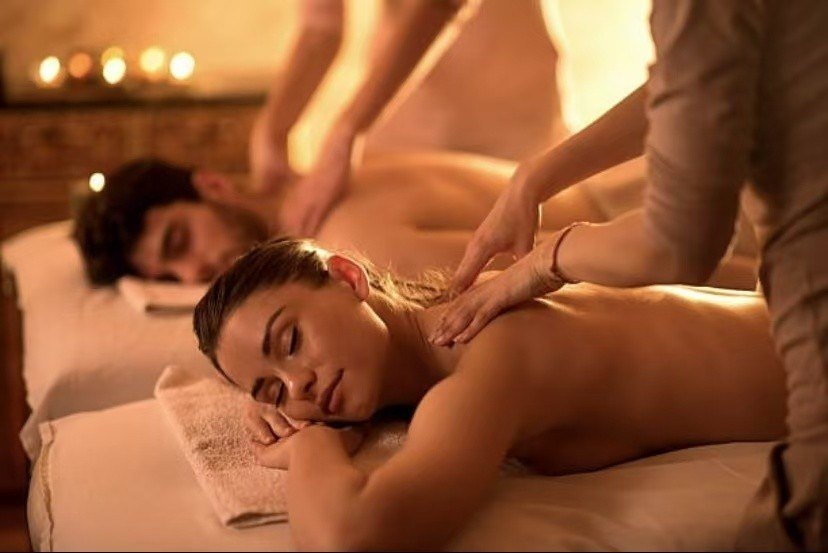Couples massage